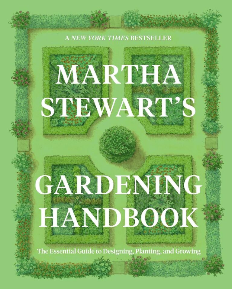 Martha Stewart's Gardening Handbook: The Essential Guide to Designing, Planting, and Growing | Hardcover